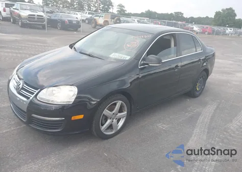 2010 Volkswagen Jetta Tdi z USA, uszkodzony, nr VIN 3VWRL7AJ2AM092254